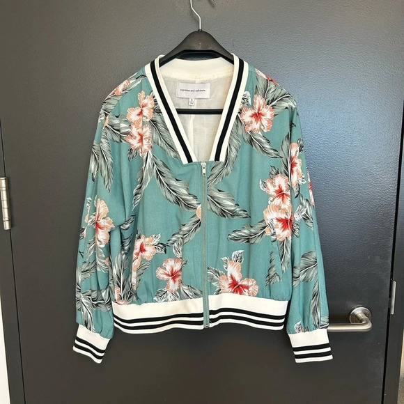 Cupcakes and Cashmere floral lined bomber deep V neck S excellent condition - Picture 7 of 8